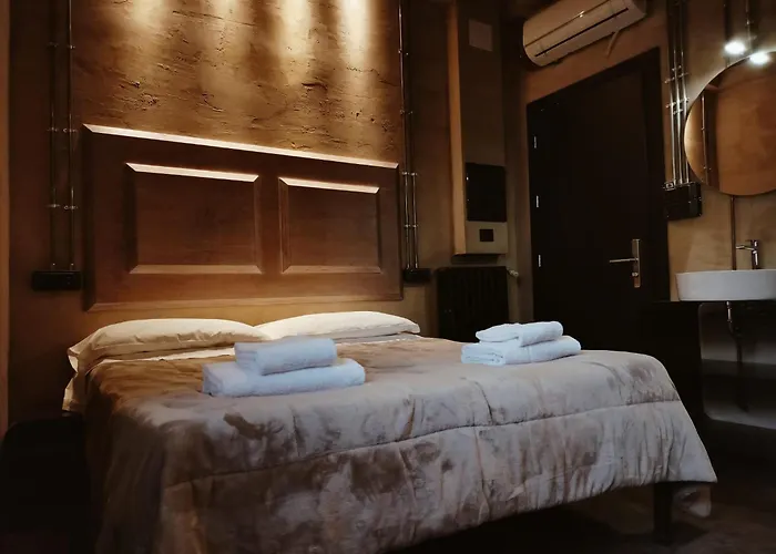 Hotel & Hostel 7