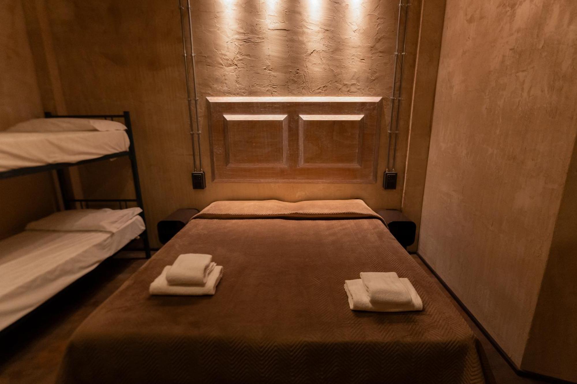Hostal & 7 *